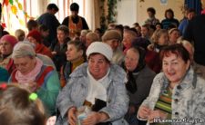 Вихованці Недільної школи привітали з Великоднем людей похилого віку