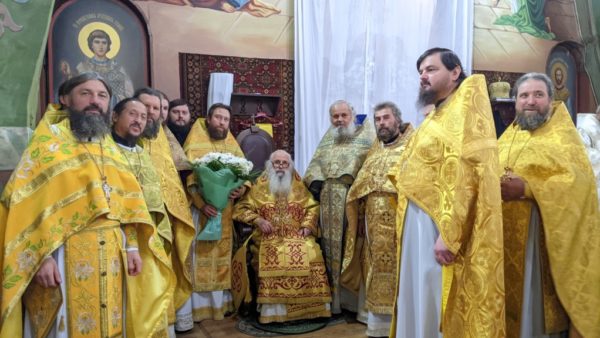 Духовенство Ніжинської єпархії привітало митрополита Чернігівського і Новгород-Сіверського Амвросія з днем народження