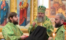 Святкове богослужіння в Густинському монастирі