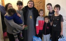 На Різдвяні свята священники Ніжинської єпархії відвідали нужденних людей