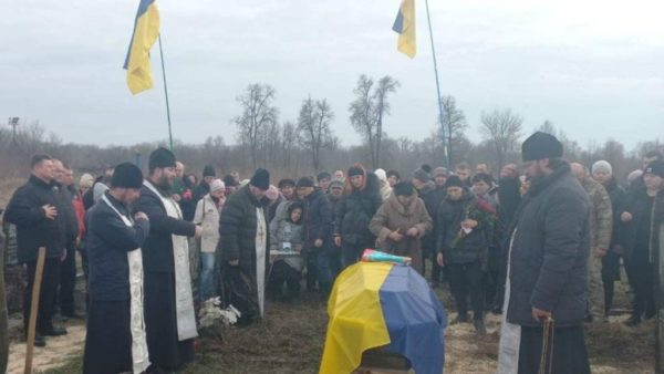 Священники Бахмацького благочиння провели в останню путь полеглого захисника України
