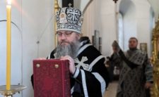 У Великий Понеділок митрополит Климент звершив Божественну літургію у ніжинському жіночому монастирі