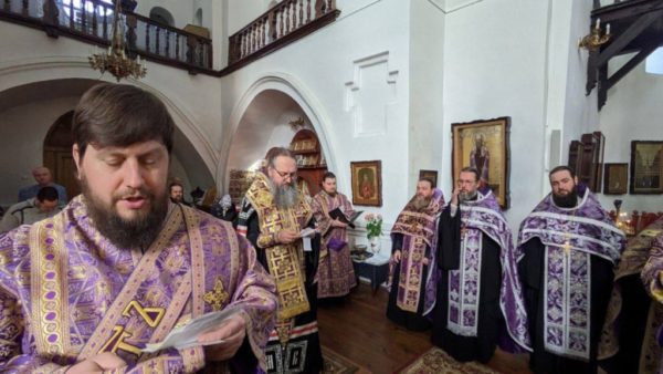 У кафедральному соборі звершено традиційний соборний акафист з молитвою за Україну