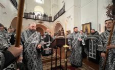 ﻿Духовенство Ніжина та району звершило акафист Страстям Христовим у кафедральному соборі