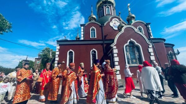 Єпископ Феодосій звершив святкову Літургію у Георгіївському храмі Ніжина з нагоди престольного свята