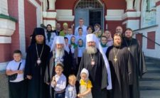 Учні Недільної школи Миколаївського собору привітали Предстоятеля з днем Ангела