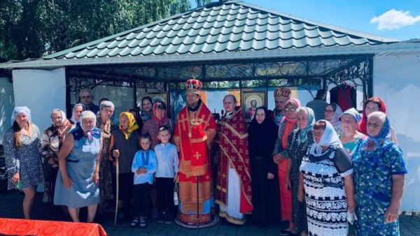 Єпископ Феодосій звершив святкове богослужіння на Миколаївській парафії с. Дорогинка